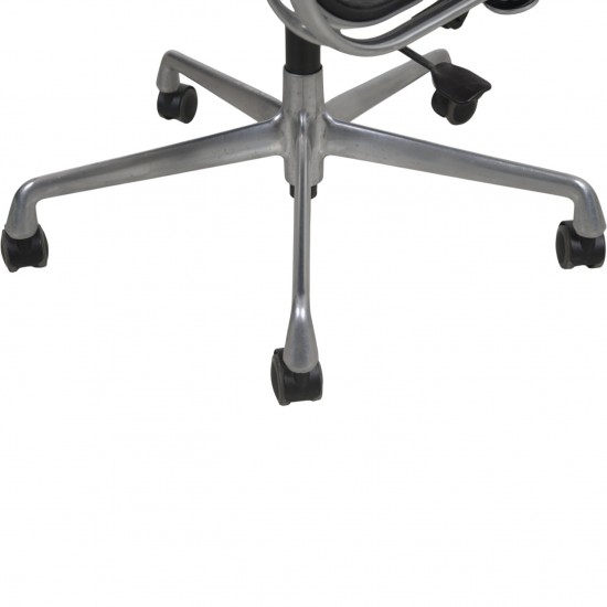 Charles Eames EA219 kontorstol i sort læder 2007