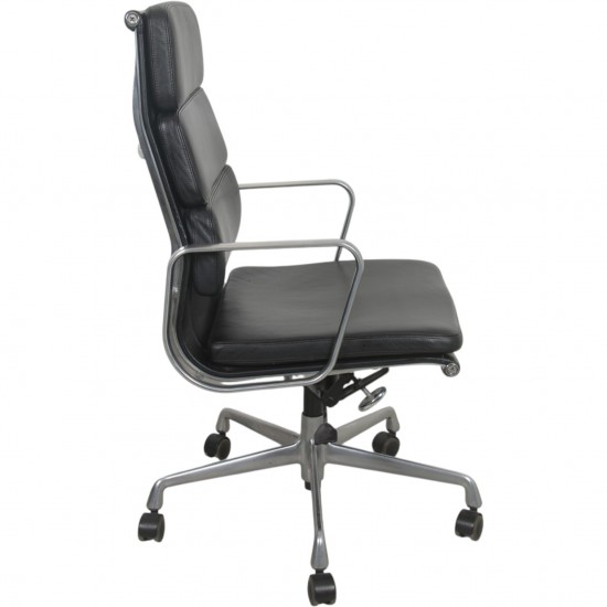 Charles Eames EA219 kontorstol i sort læder 2007