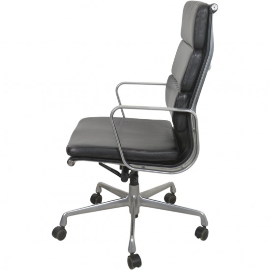 Charles Eames EA219 kontorstol i sort læder 2007