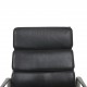 Charles Eames EA219 kontorstol i sort læder 2007