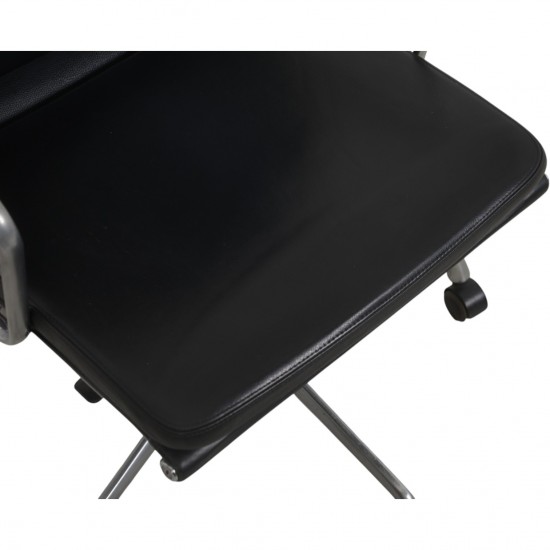 Charles Eames EA219 kontorstol i sort læder 2007