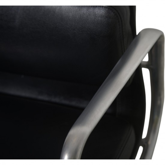 Charles Eames EA219 kontorstol i sort læder 2007