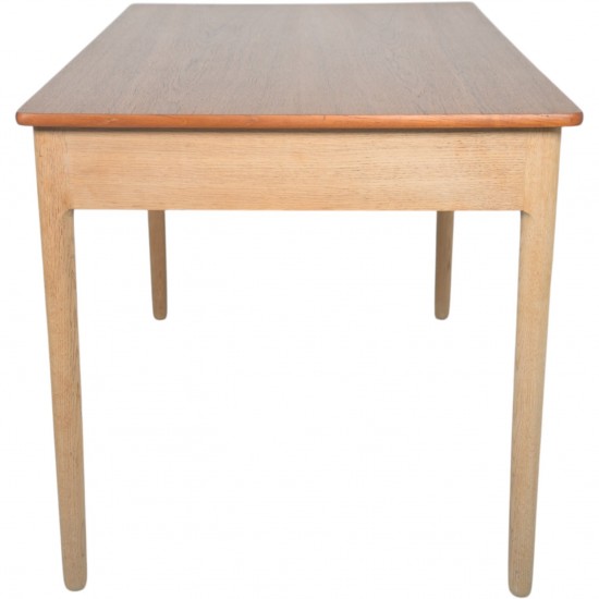 Hans Wegner AT305 skrivebord i eg og teak 1960'erne