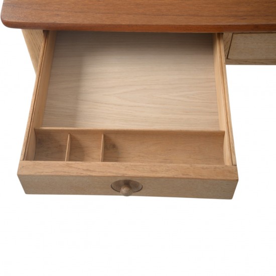 Hans Wegner AT305 skrivebord i eg og teak 1960'erne