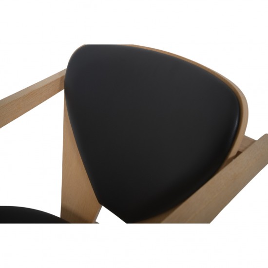 Hans Wegner GE460 Butterfly stol i eg og sort læder 2015