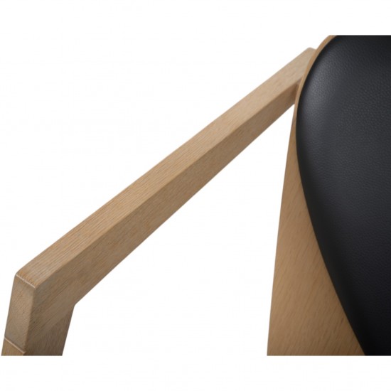 Hans Wegner GE460 Butterfly stol i eg og sort læder 2015