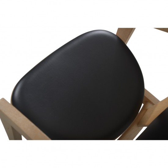 Hans Wegner GE460 Butterfly stol i eg og sort læder 2015