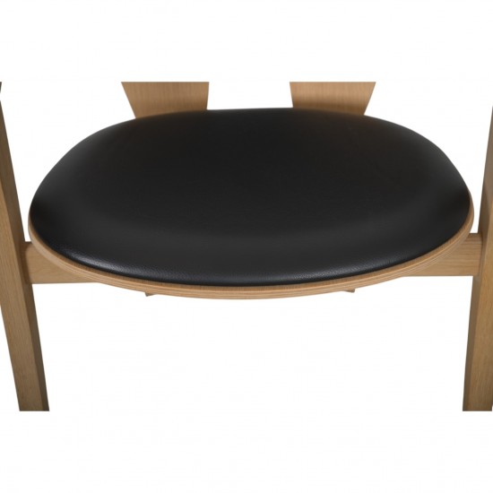 Hans Wegner GE460 Butterfly stol i eg og sort læder 2015