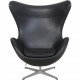Arne Jacobsen Ægget stol i sort Aura læder 2016