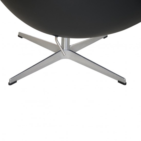 Arne Jacobsen Ægget stol i sort Aura læder 2016