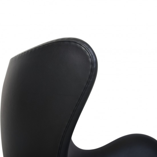 Arne Jacobsen Ægget stol i sort Aura læder 2016