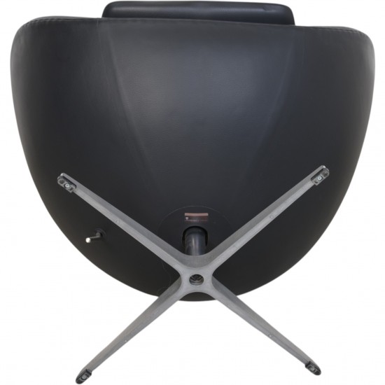 Arne Jacobsen Ægget stol i sort Aura læder 2016