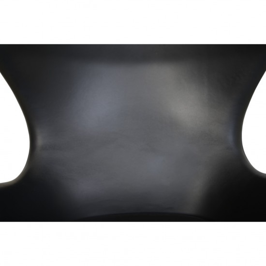 Arne Jacobsen Ægget stol i sort Aura læder 2016