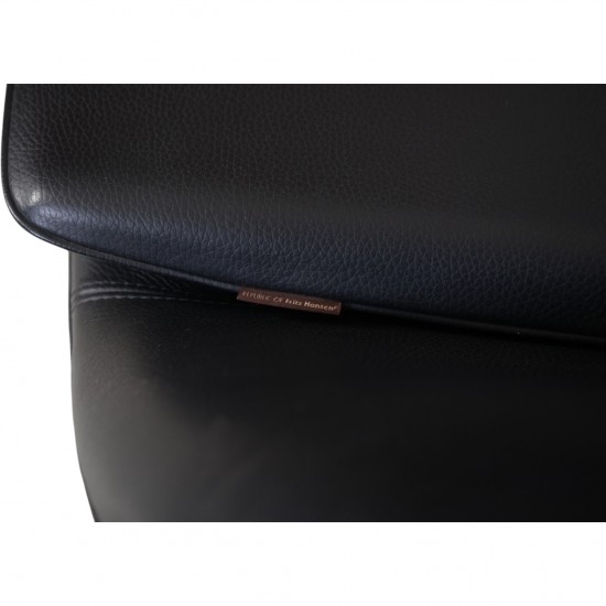 Arne Jacobsen Ægget stol i sort Aura læder 2016