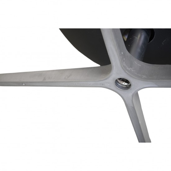 Arne Jacobsen Ægget stol i sort Aura læder 2016