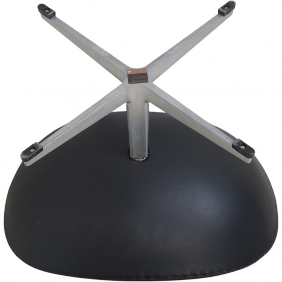 Arne Jacobsen Ægge skammel i sort aura læder 2016