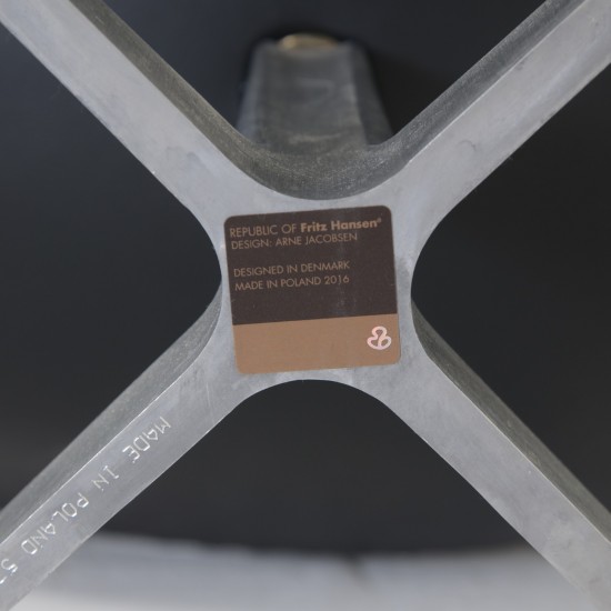 Arne Jacobsen Ægge skammel i sort aura læder 2016