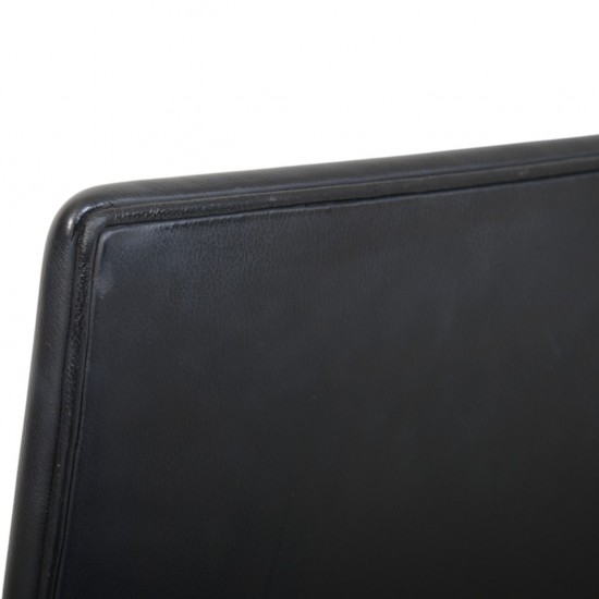 Arne Jacobsen mellemhøj Oxford stol i sort læder 2012