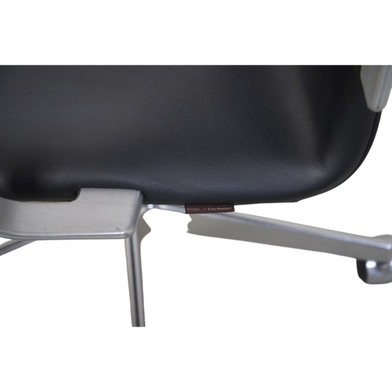 Arne Jacobsen mellemhøj Oxford stol i sort læder 2012