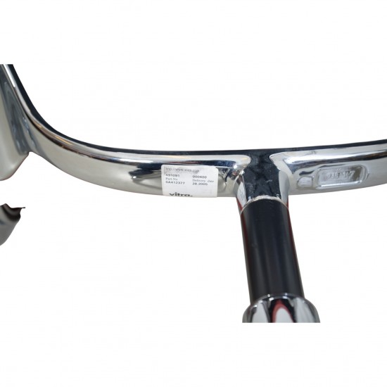 Charles Eames Ea-208 i rødt læder 2005