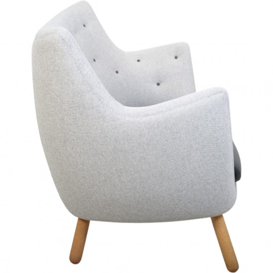 Finn Juhl Poet sofa i gråt stof / sort læder 2020