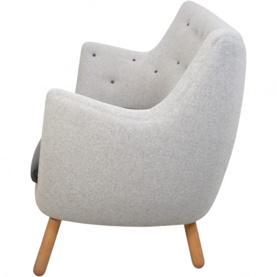 Finn Juhl Poet sofa i gråt stof / sort læder 2020