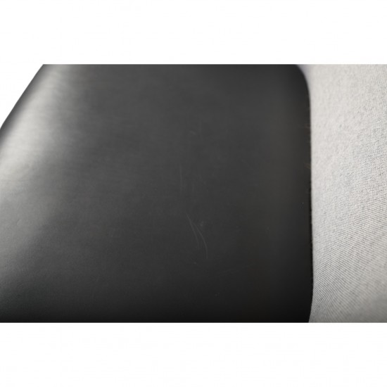 Finn Juhl Poet sofa i gråt stof / sort læder 2020