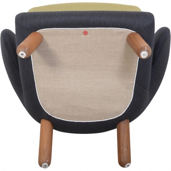 Finn Juhl Pelikan stol i gråt / grønt stof 2016