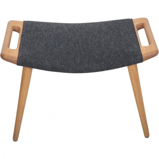 Hans Wegner Bamse stol med skammel i gråt Hallingdal stof 2025