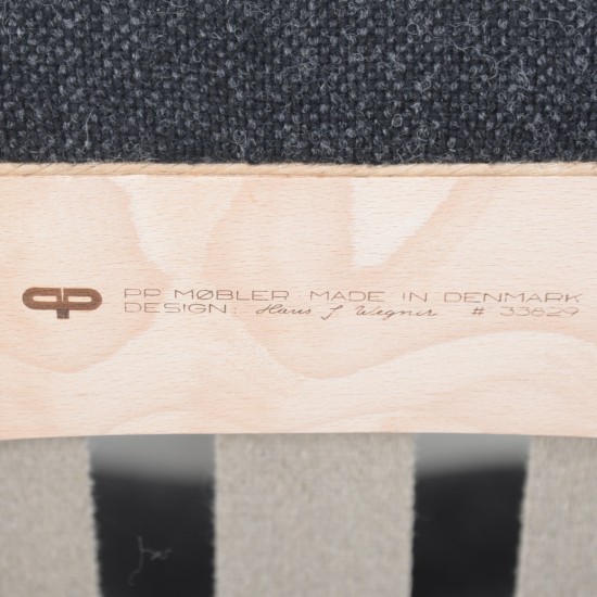 Hans Wegner Bamse stol med skammel i gråt Hallingdal stof 2025