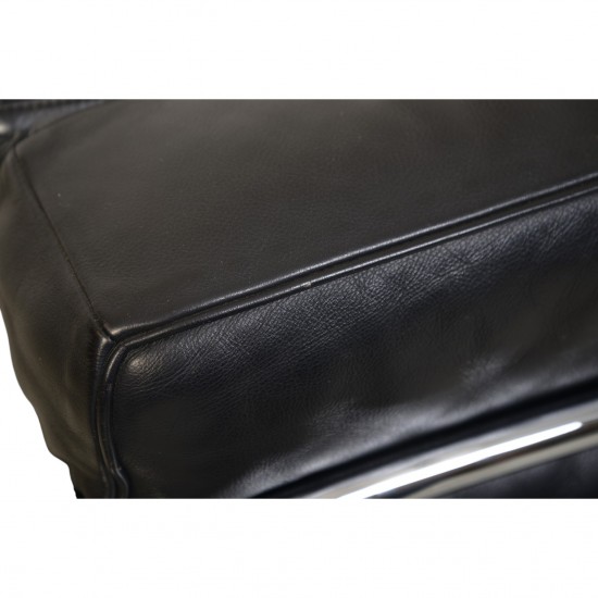 Le Corbusier LC2 3.personers sofa i sort læder 1990'erne