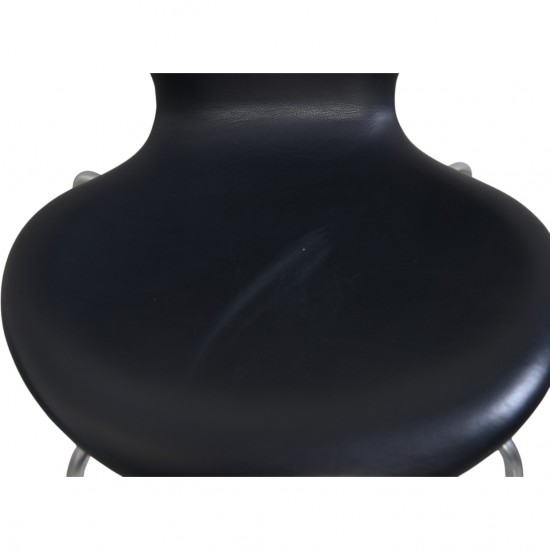 Sæt af Seks Arne Jacobsen Syver stole i sort læder 1980'erne