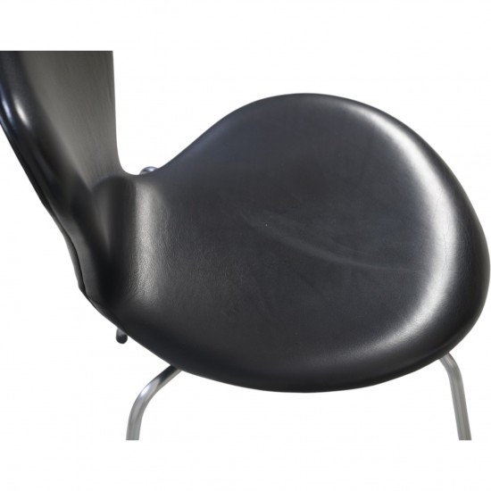Sæt af Seks Arne Jacobsen Syver stole i sort læder 1980'erne
