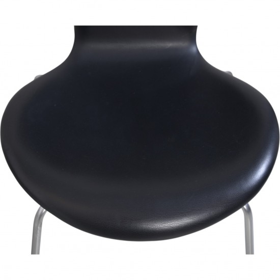 Sæt af Seks Arne Jacobsen Syver stole i sort læder 1980'erne