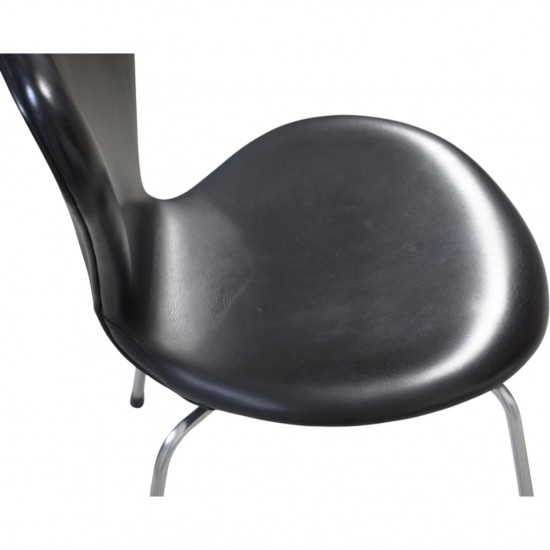 Sæt af Seks Arne Jacobsen Syver stole i sort læder 1980'erne