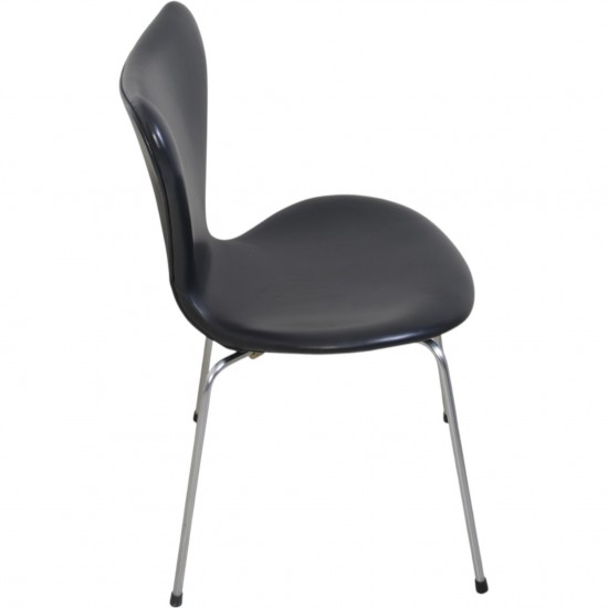 Sæt af Seks Arne Jacobsen Syver stole i sort læder 1980'erne