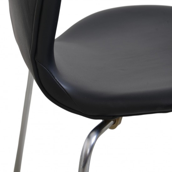 Sæt af Seks Arne Jacobsen Syver stole i sort læder 1980'erne