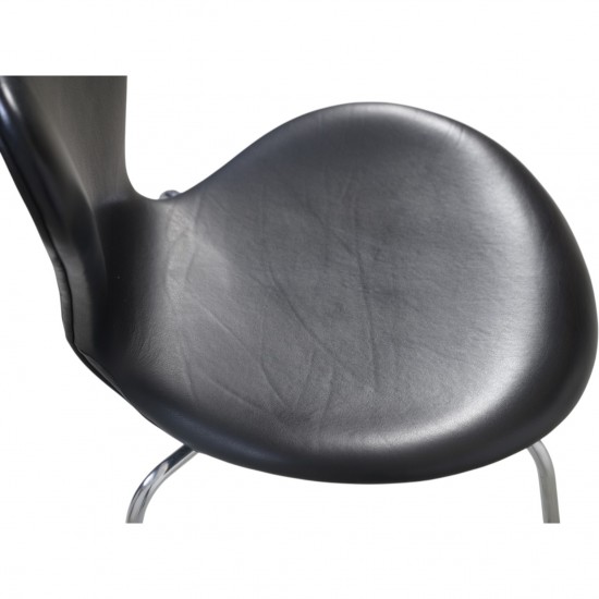 Sæt af Seks Arne Jacobsen Syver stole i sort læder 1980'erne