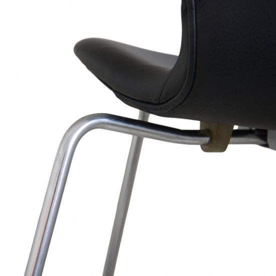 Sæt af Seks Arne Jacobsen Syver stole i sort læder 1980'erne