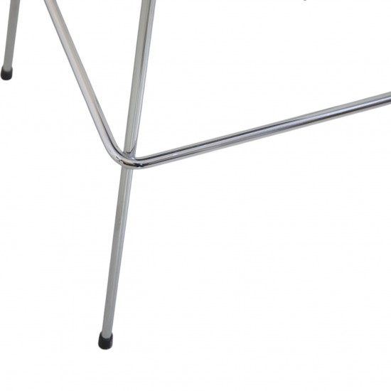 Arne Jacobsen Sæt af to sorte Myre barstole 2008