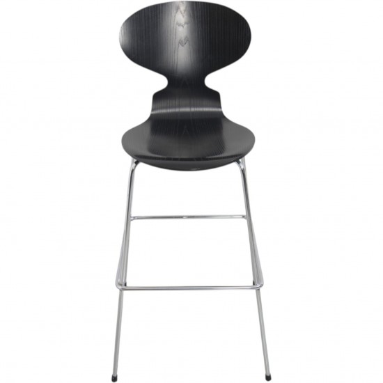 Arne Jacobsen Sæt af to sorte Myre barstole 2008