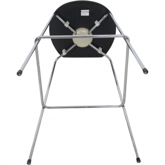 Arne Jacobsen Sæt af to sorte Myre barstole 2008