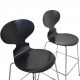 Arne Jacobsen Sæt af to sorte Myre barstole 2008