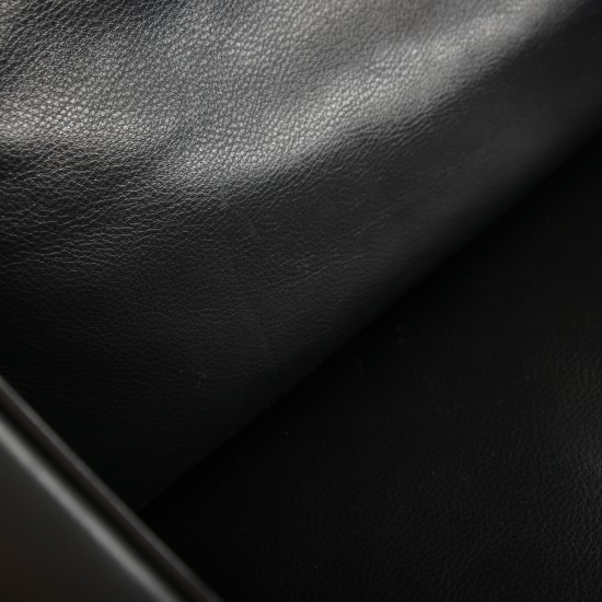 Børge Mogensen 2204 Øreklapstol i sort læder 2000'erne