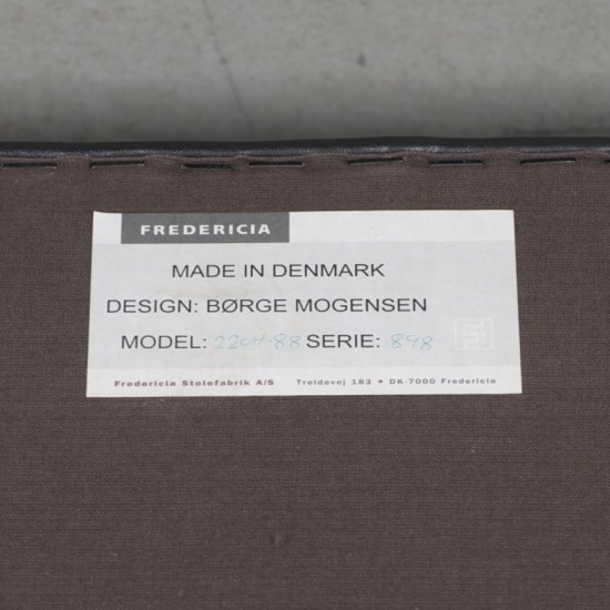 Børge Mogensen 2204 Øreklapstol i sort læder 2000'erne