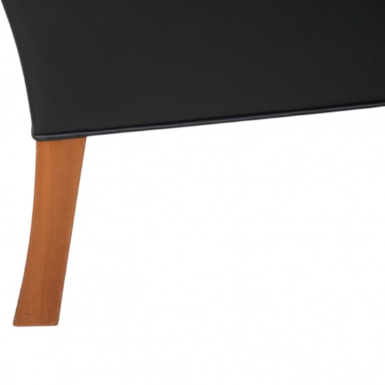 Børge Mogensen 2204 Øreklapstol i sort læder 2000'erne