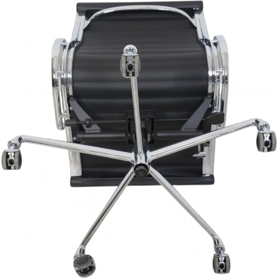 Charles Eames EA-117 kontorstol i sort læder 2022