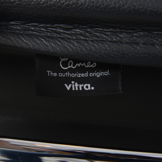 Charles Eames EA-117 kontorstol i sort læder 2022