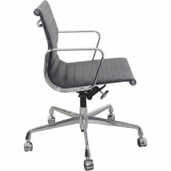 Charles Eames EA-117 kontorstol i sort læder 2022