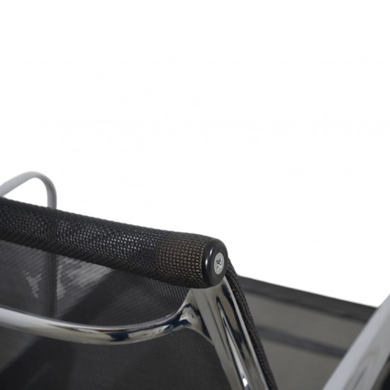 Charles Eames EA-117 kontorstol i sort mesh 1997